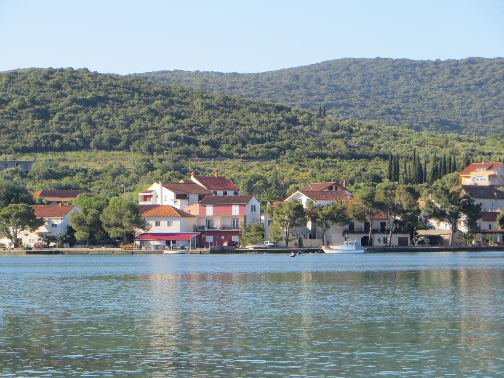 Holiday Home Artina 2 Lovište Rum bild